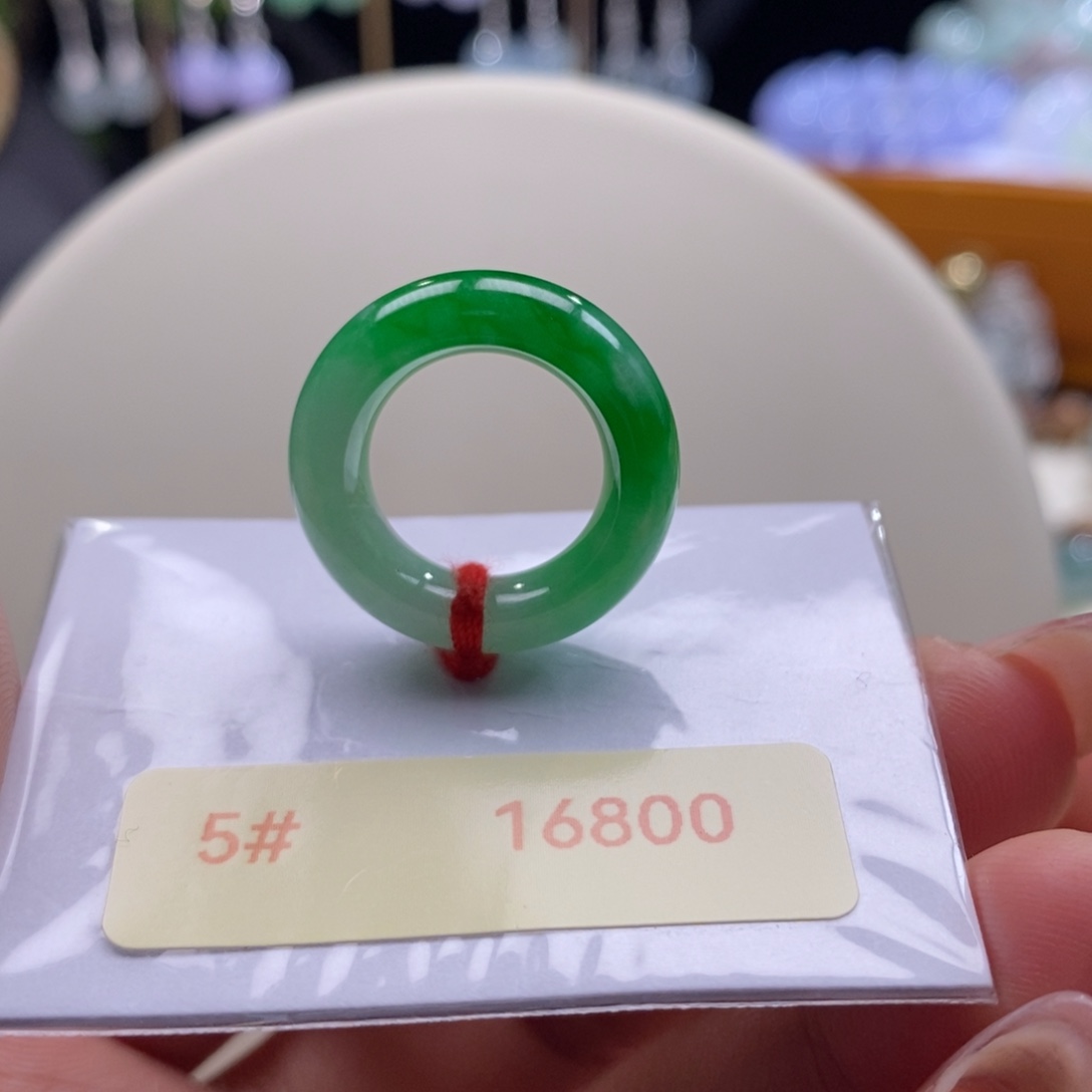 翡翠颈饰未镶嵌翡翠戒指