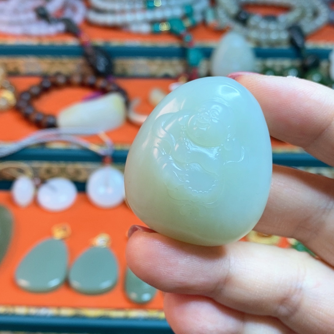 和田玉颈饰未镶嵌