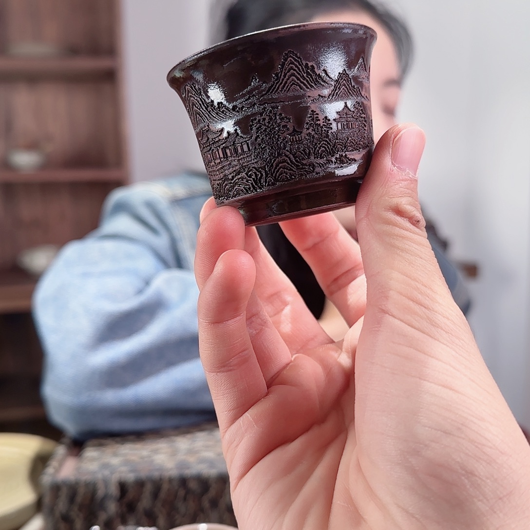 日***照摆件瓷刻绘铁釉小杯