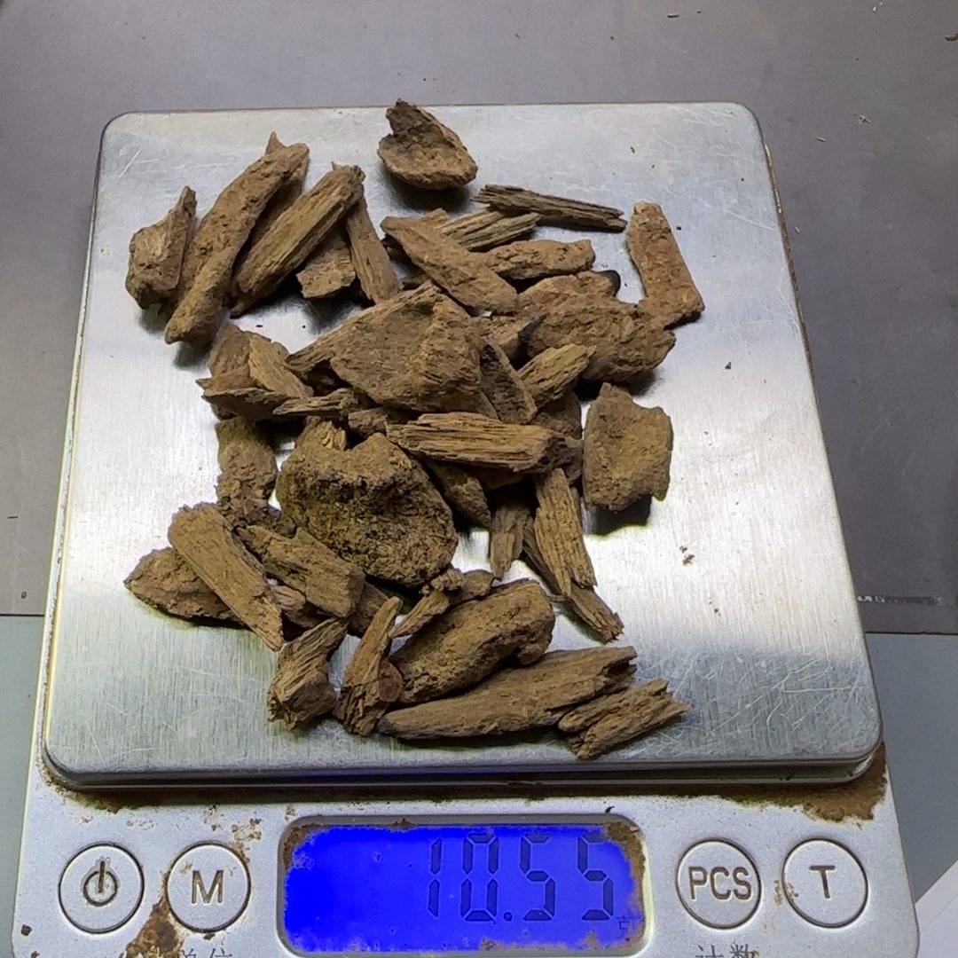 沉香沉香碎屑正富森红土千年碳化老料10克