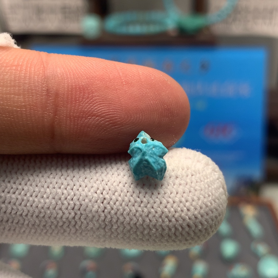 绿松石未镶嵌挂件