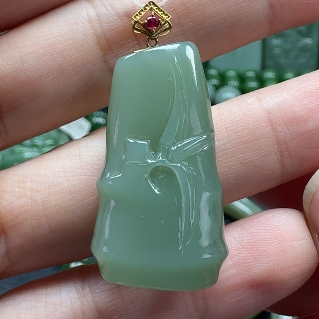 和田玉18K金镶嵌颈饰