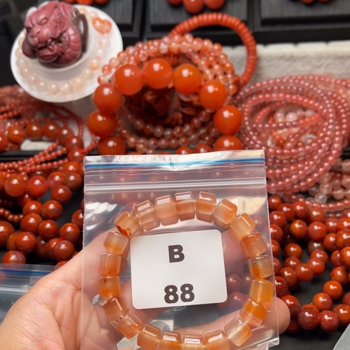 南红玛瑙未镶嵌多样性发货默认微瑕称重9mm