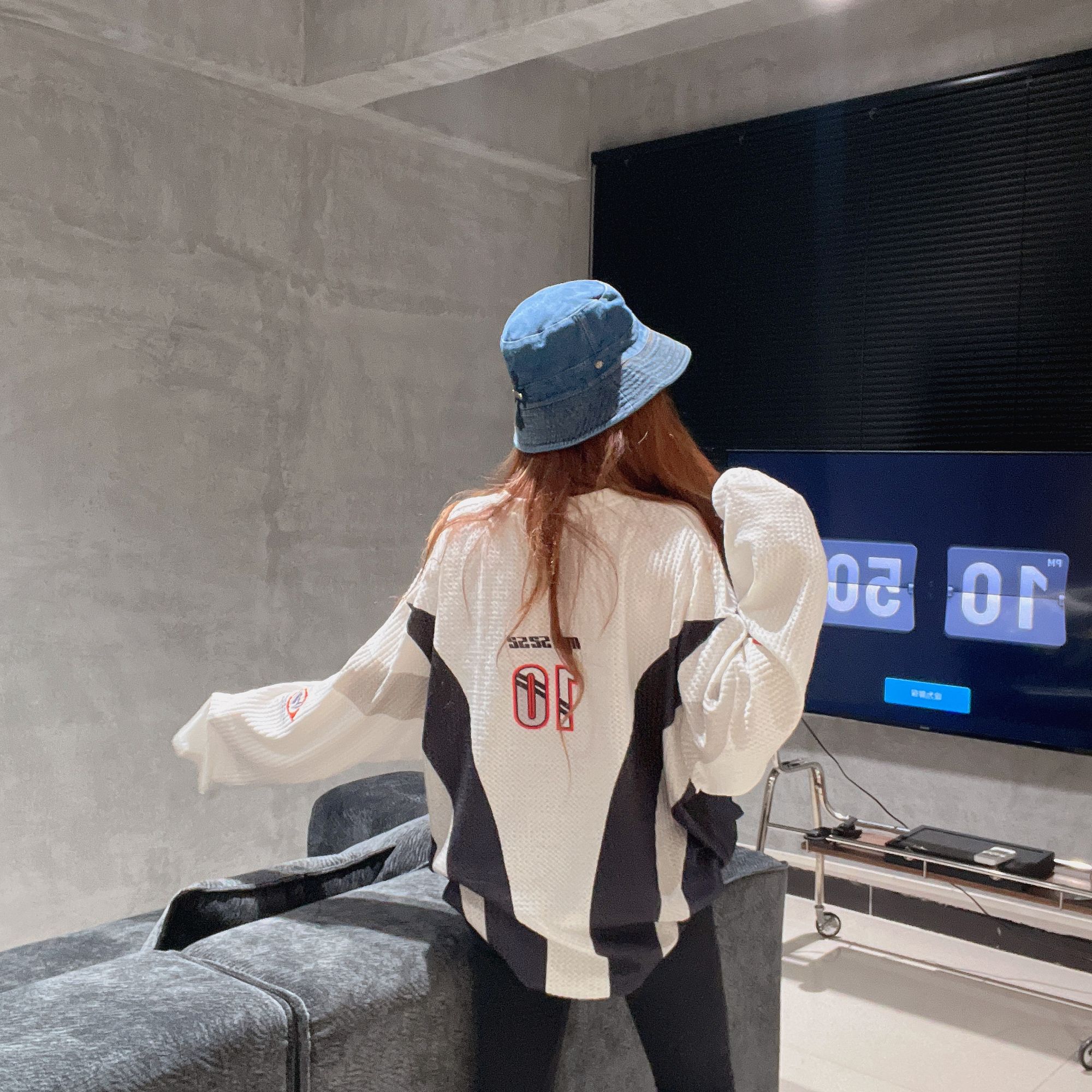 2025mio姐原创时尚百搭潮流宽松撞色系休闲机车风长袖长款T