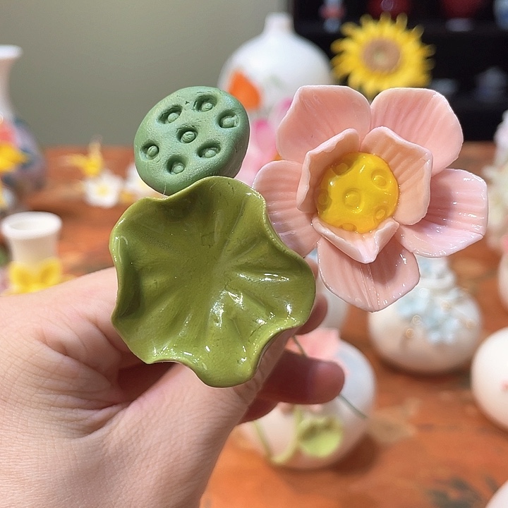 手工陶瓷精致摆件