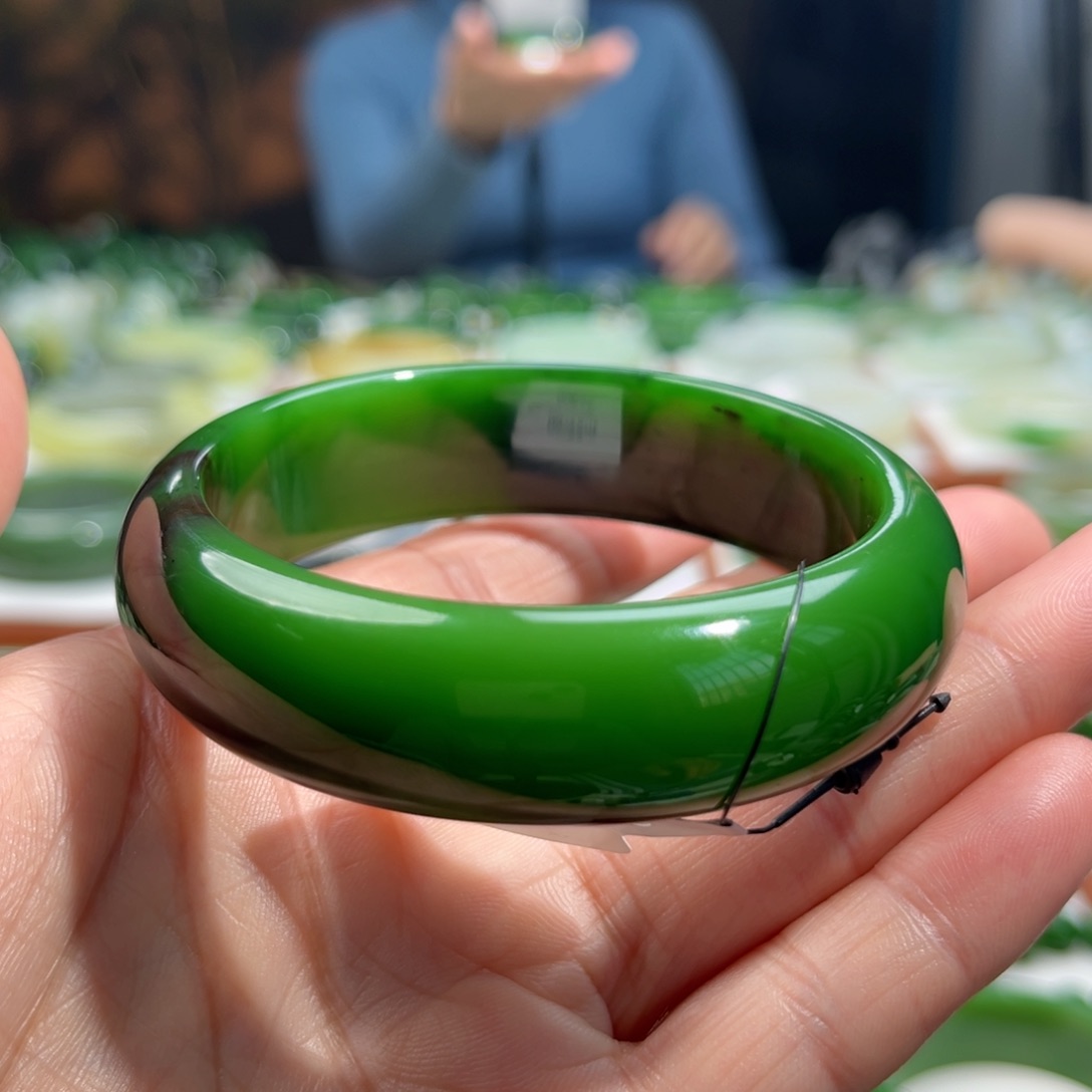 和田玉（碧玉）手镯未镶嵌