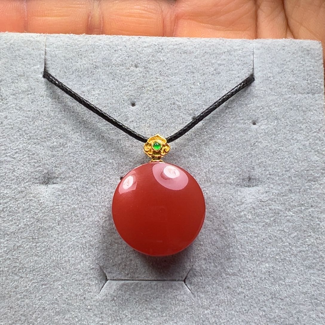 南红玛瑙18K金镶嵌吊坠