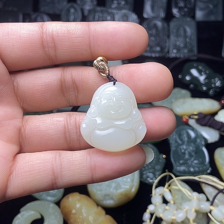 颈饰未镶嵌和田玉