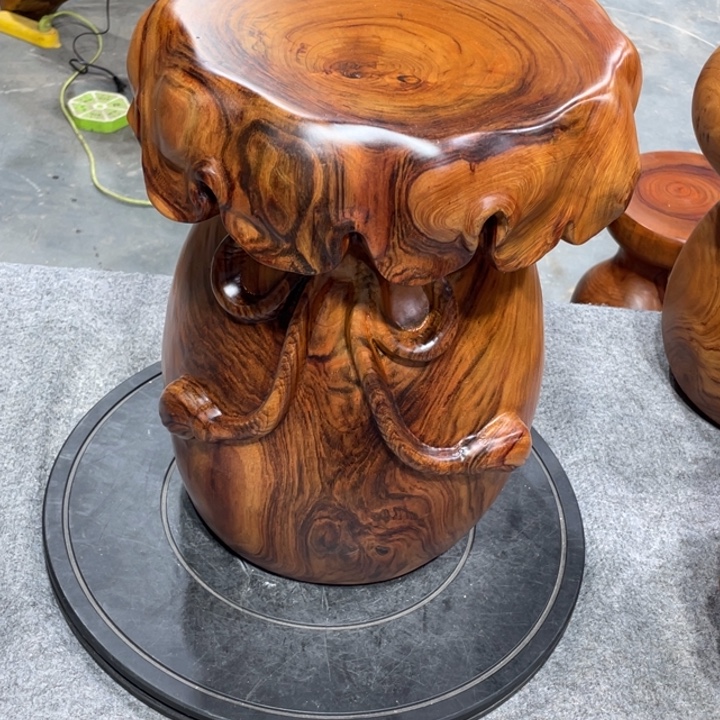 余***你香樟木实木福袋凳子