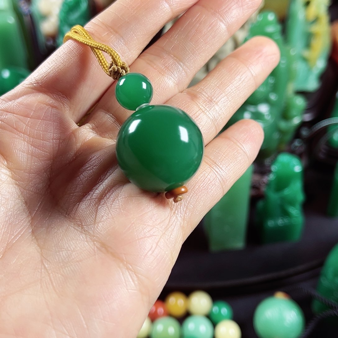 四川石家****爱雅安绿名贵石材