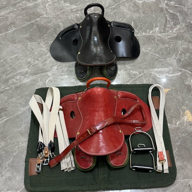 纯牛皮全套马鞍含木板钢板骨架骑马装备配件