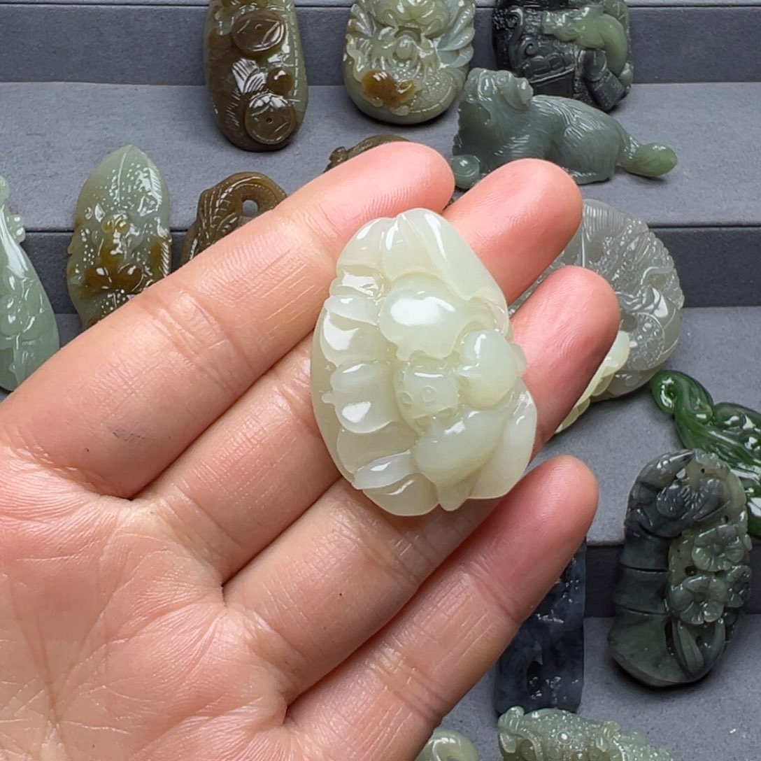 和田玉颈饰未镶嵌