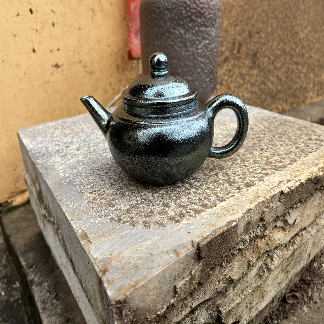 云南建水紫陶柴烧壶