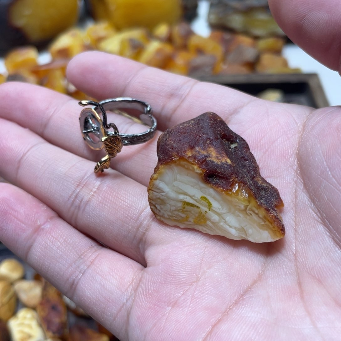 定制琥珀旧***°天然原矿