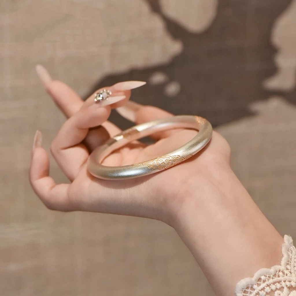 白棠花生肖挂饰 S352