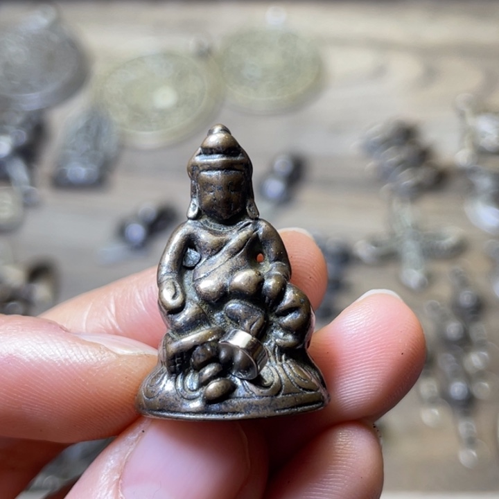 老铜帕拉风格的黄财