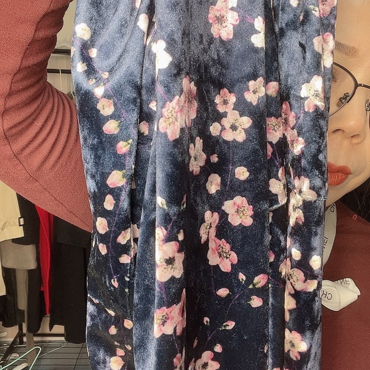 迷茫9.99。  049裙裙