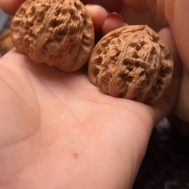 文玩核桃把件40三角白