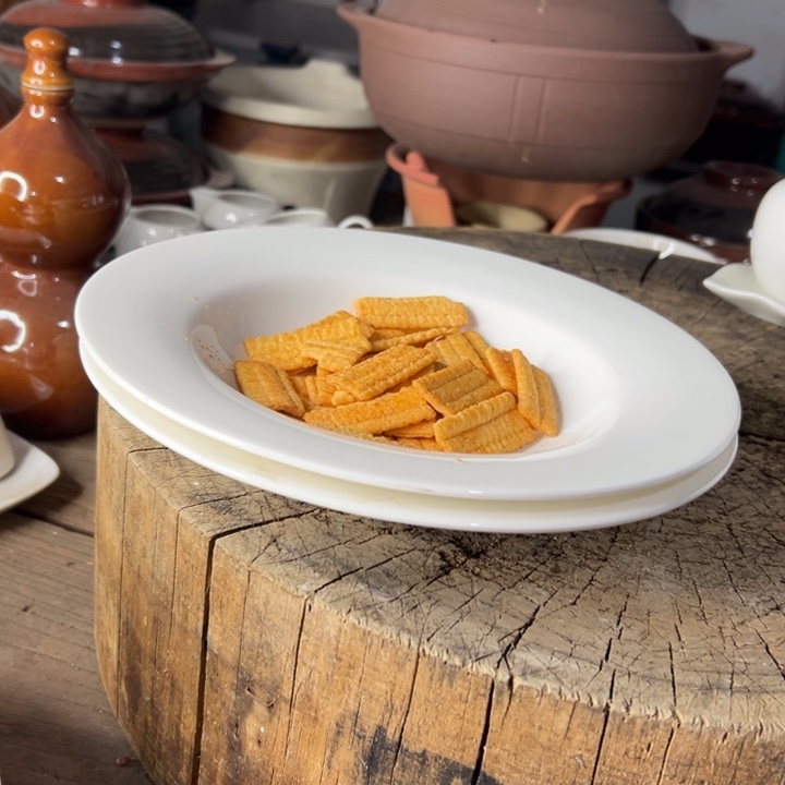 库存尾货骨瓷草帽盘一对口径23