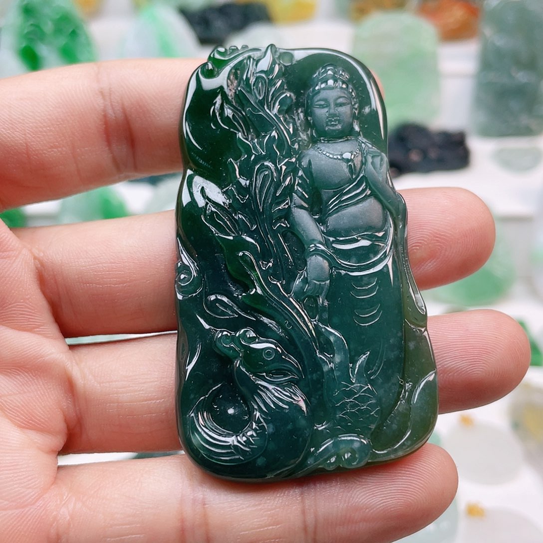 翡翠颈饰未镶嵌观音