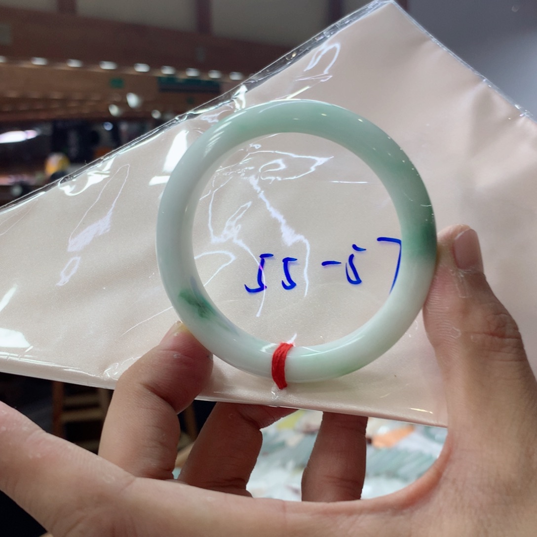 翡翠未镶嵌手镯翡翠