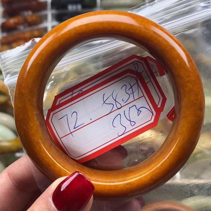 蛇纹石玉颈饰未镶嵌默*