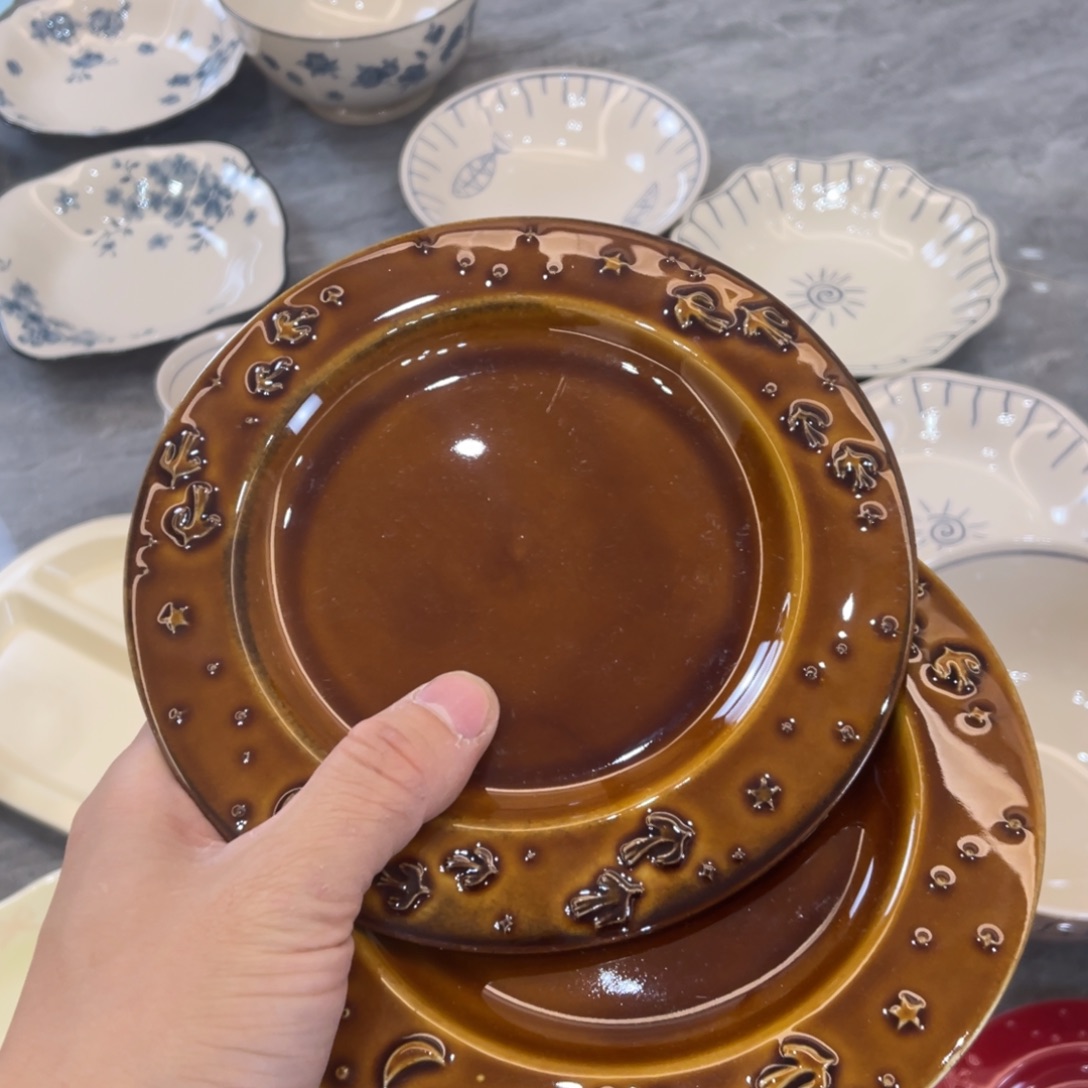 陶瓷微瑕餐具介意勿拍，满18飞！