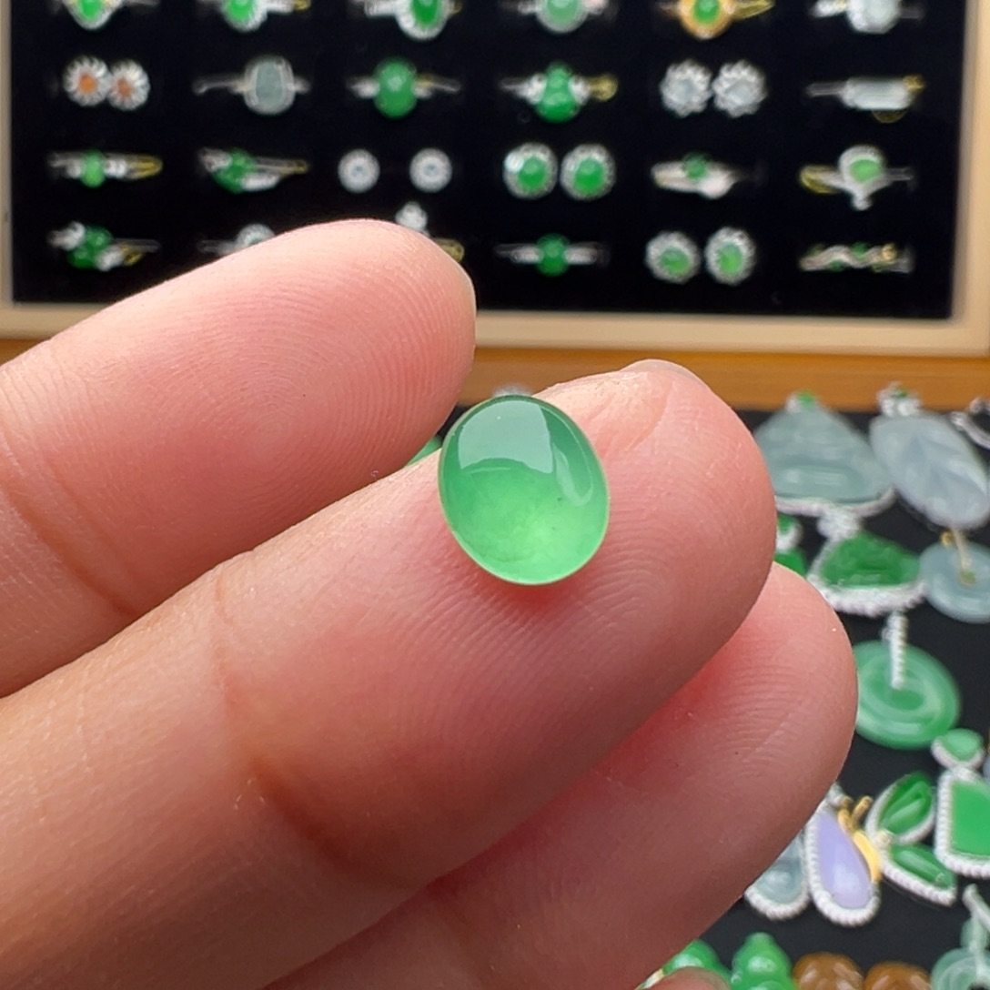 翡翠未镶嵌颈饰蛋7.2