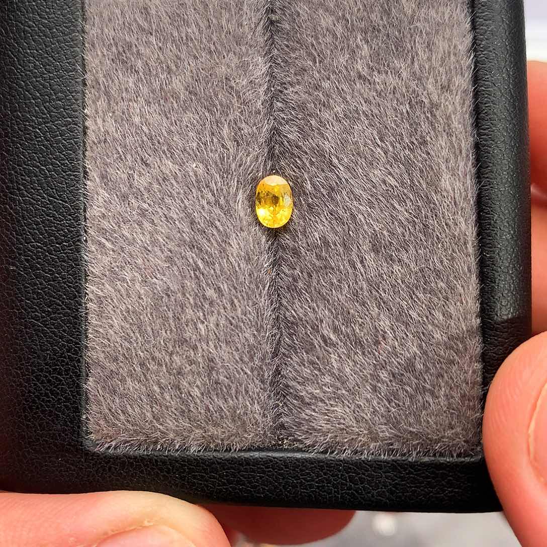 蓝宝石裸石0.42/29.9