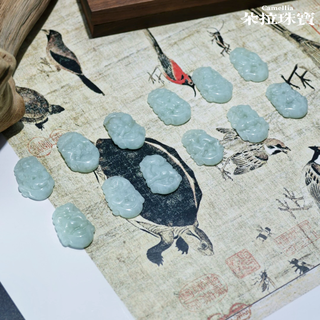 朵拉珠宝  H2-2863 翡翠十二生肖吊坠 多样性发其一