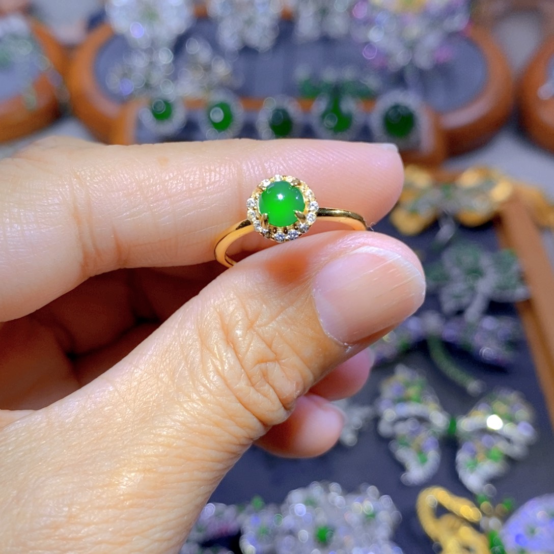 翡翠颈饰银S925镶嵌天然翡翠