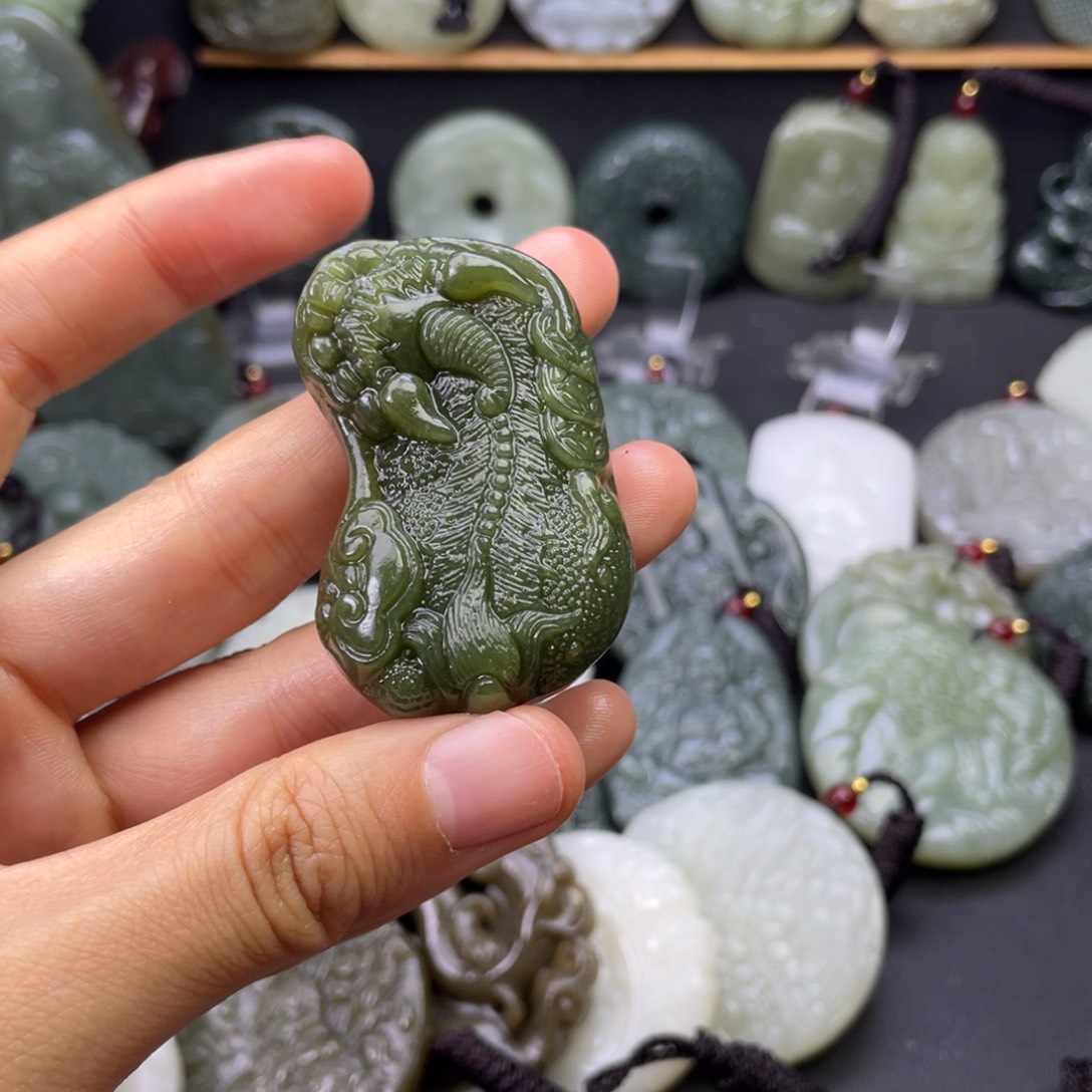 和田玉颈饰未镶嵌