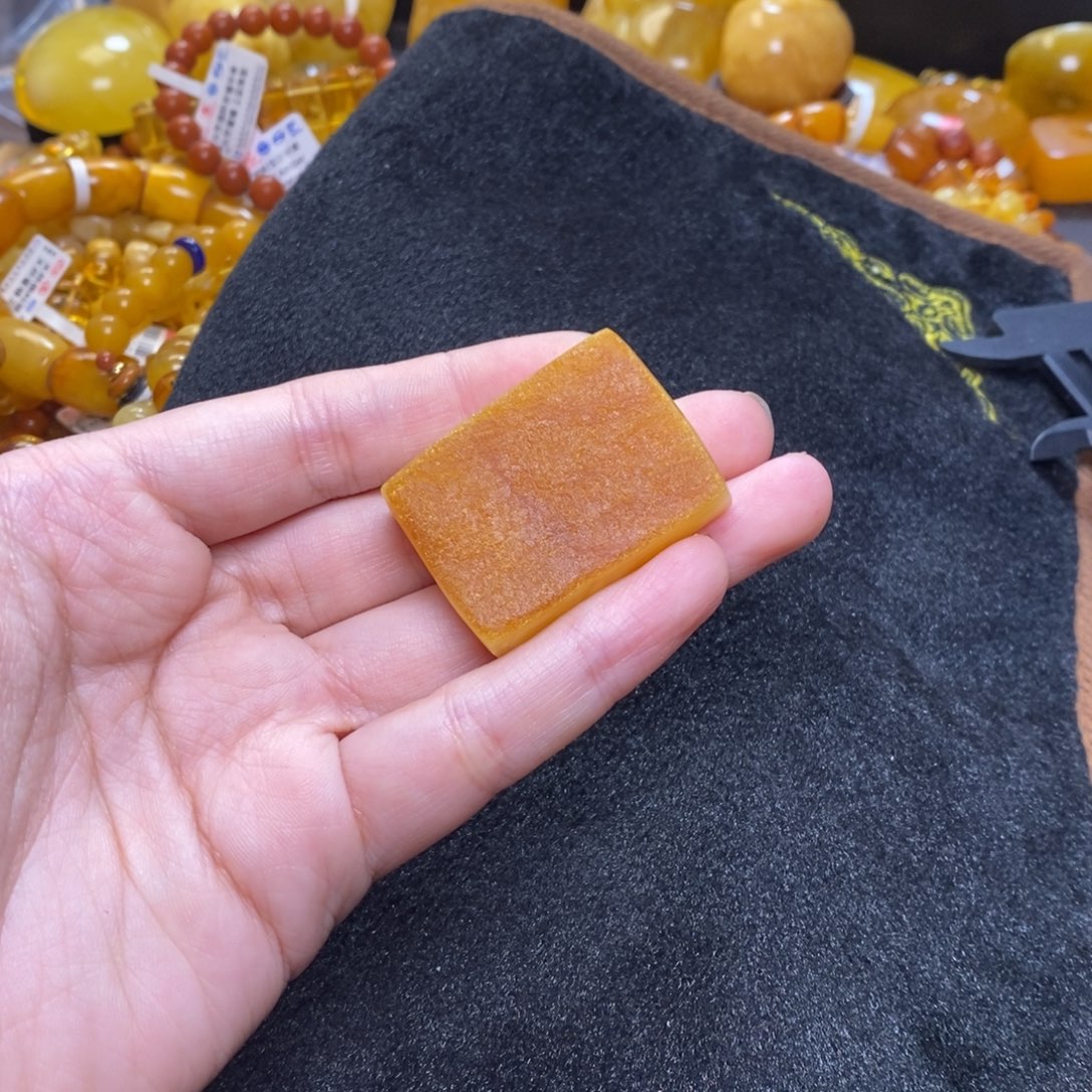 云***、琥珀未镶嵌珠宝奇石