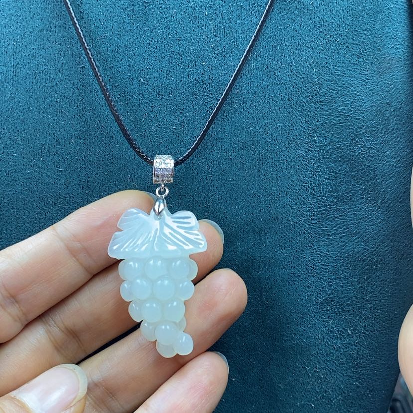 【闪购商品】蛇纹石玉未镶嵌吊坠