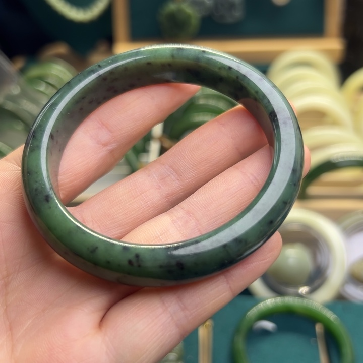 和田玉手镯未镶嵌60.2圈围3756