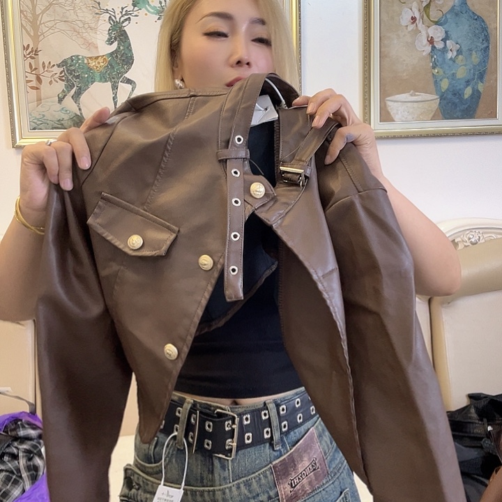 潇***哥咖色皮衣外套机车款