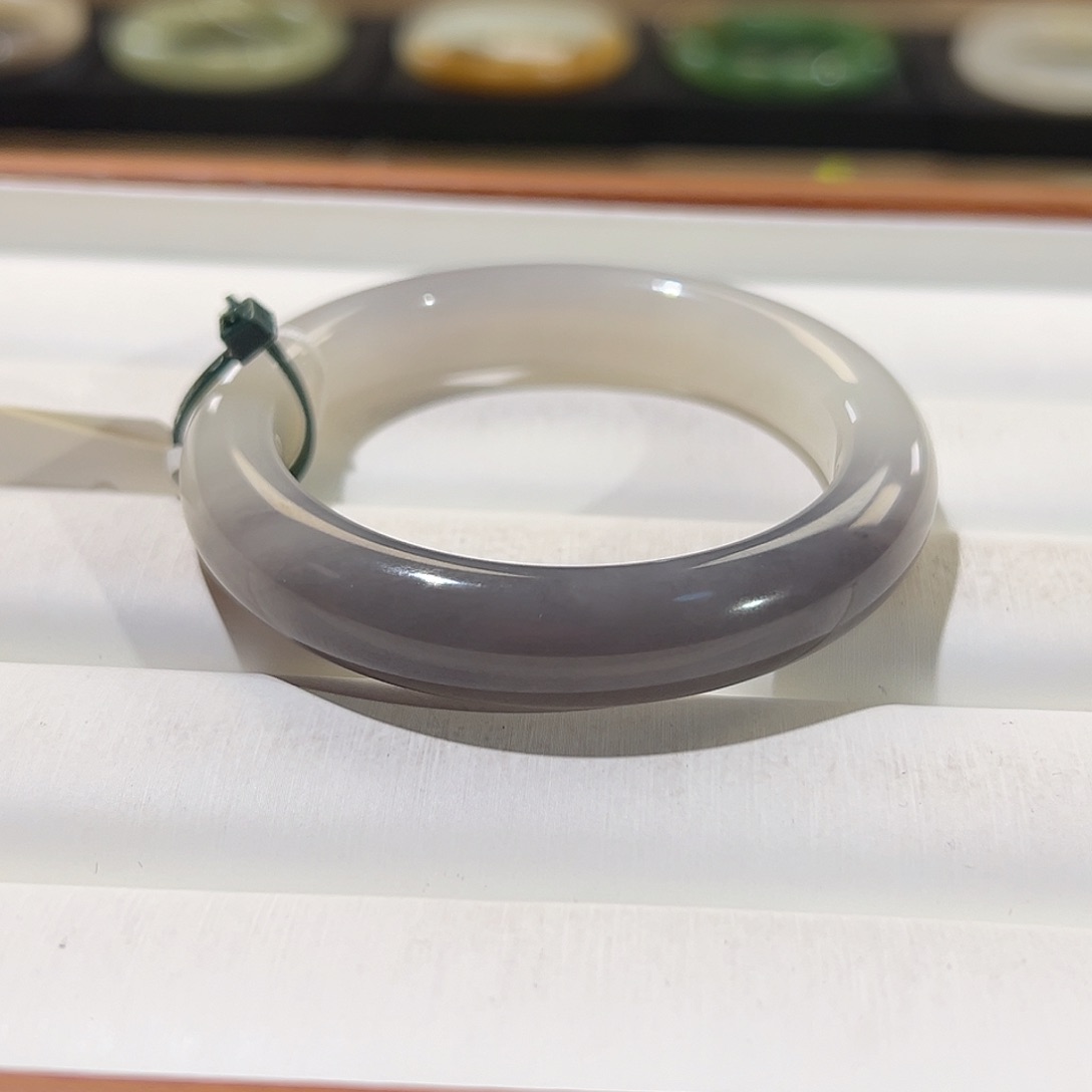 和田玉手镯未镶嵌紫白