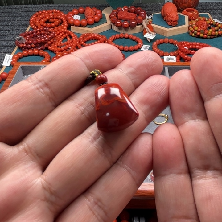 南红玛瑙手串合金