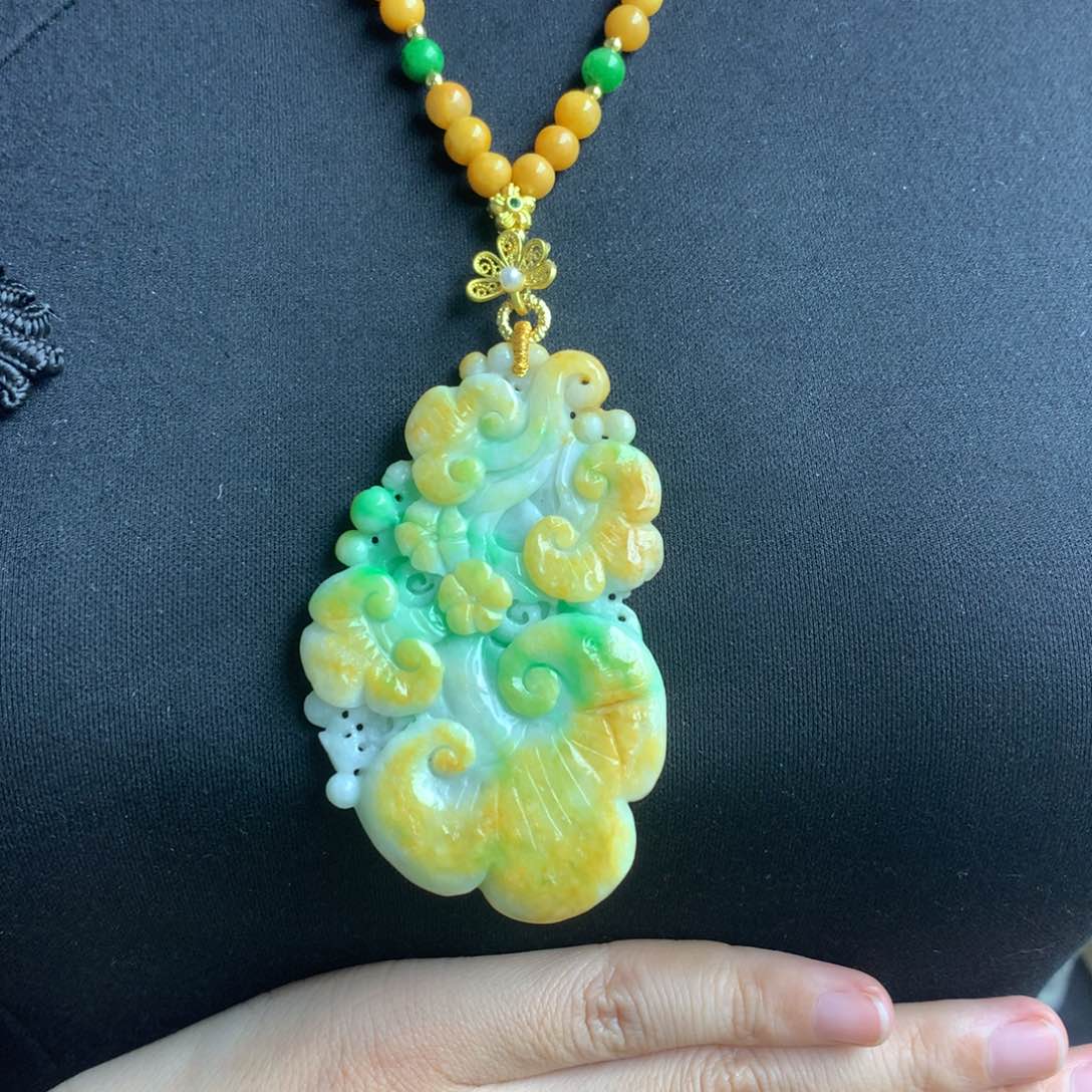 翡翠颈饰未镶嵌翡翠