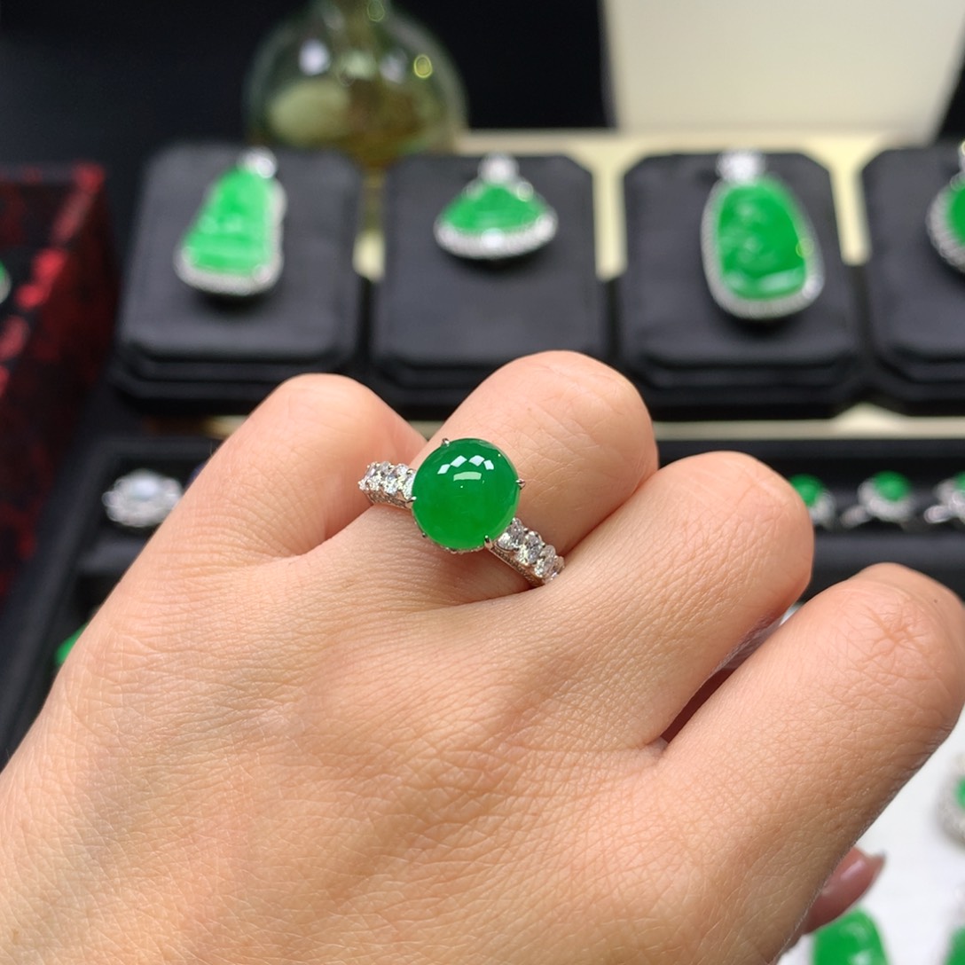 翡翠吊坠(不含链)18K金镶嵌徒**裳