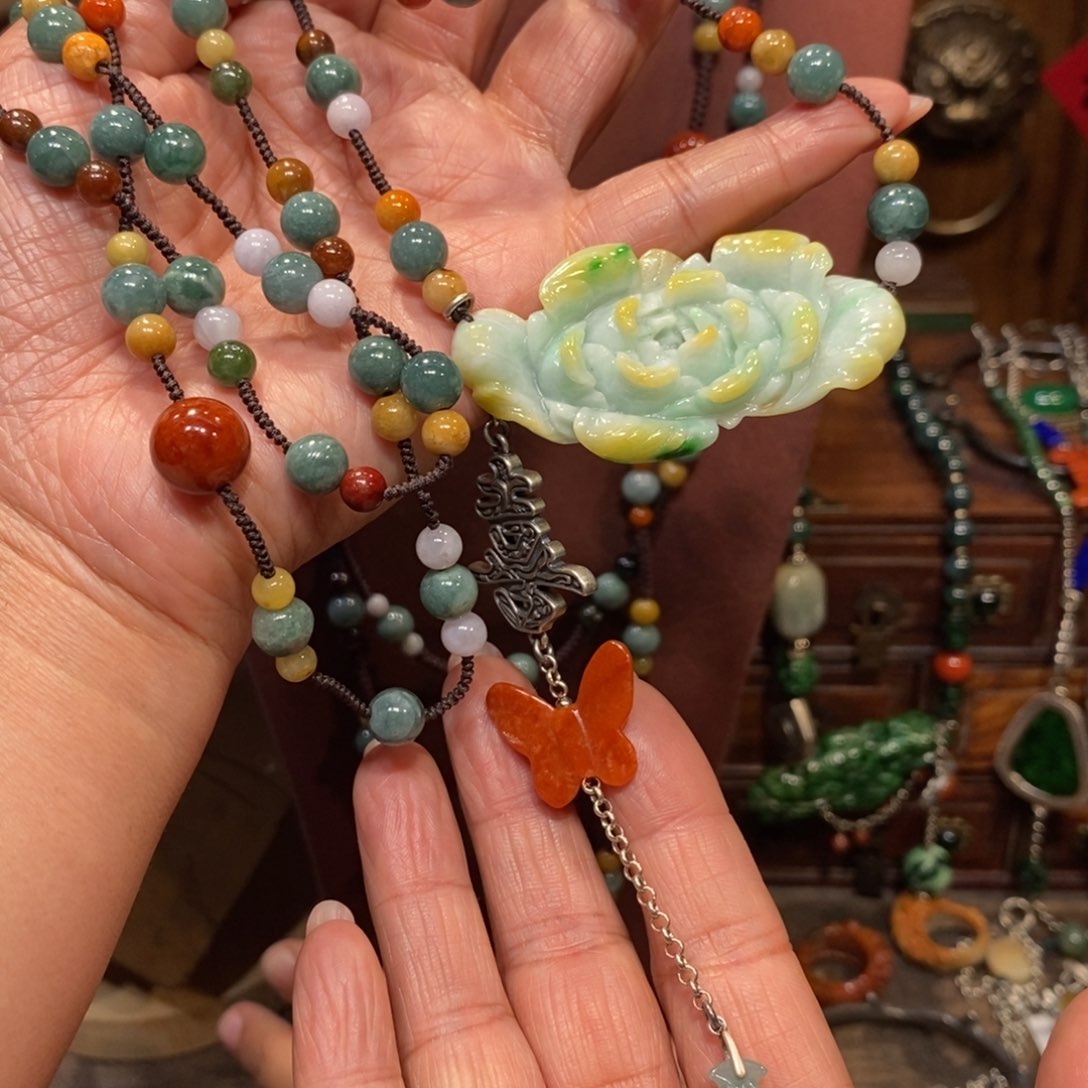 翡翠吊坠(赠链)未镶嵌