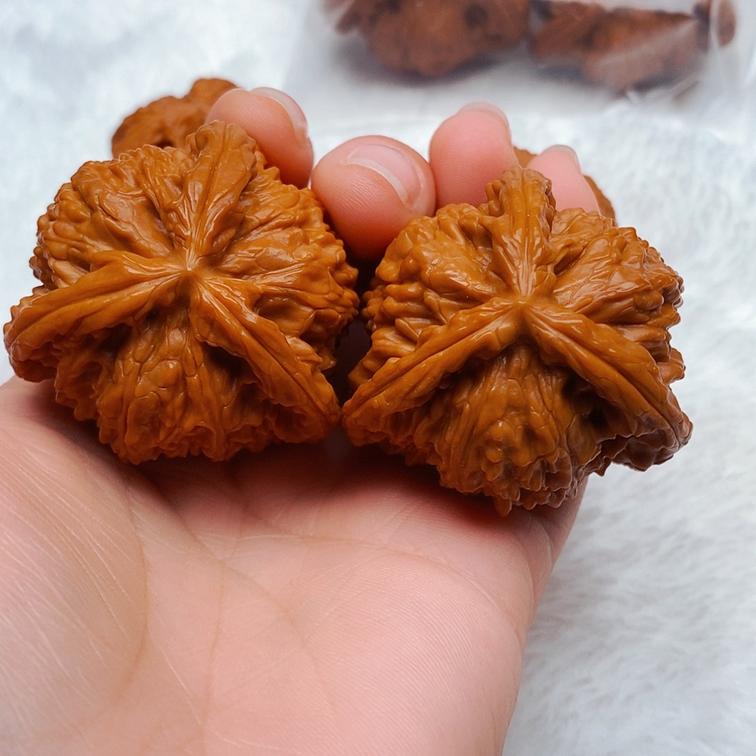 宝***贝文玩核桃吊坠三棱