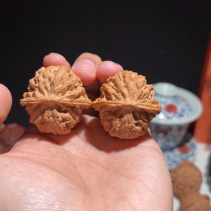 文玩核桃吊坠大**蓝苹果