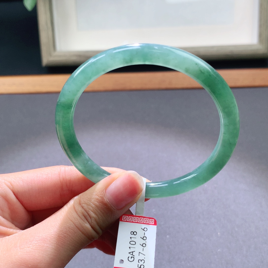 翡翠手镯未镶嵌天然翡翠手镯叮当镯