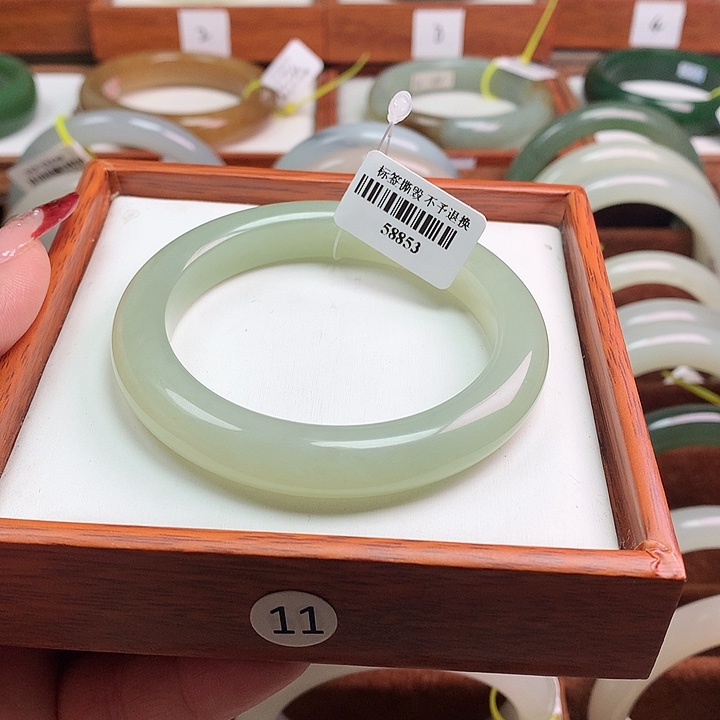 和田玉手镯未镶嵌53