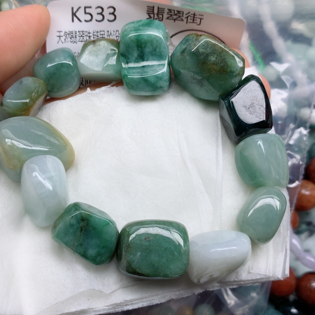 翡翠颈饰未镶嵌翡翠