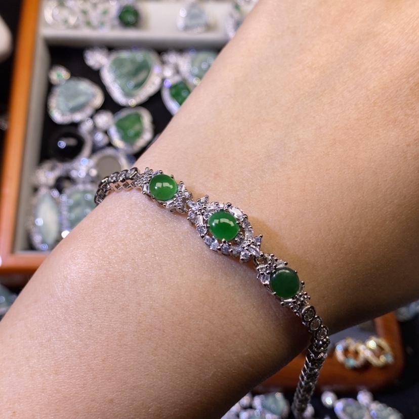 【闪购商品】翡翠颈饰未镶嵌天然