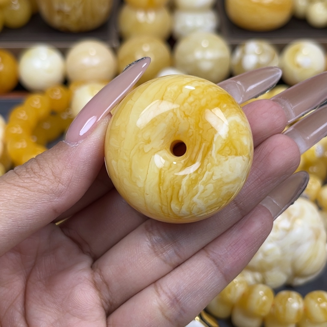 手串琥珀未镶嵌……