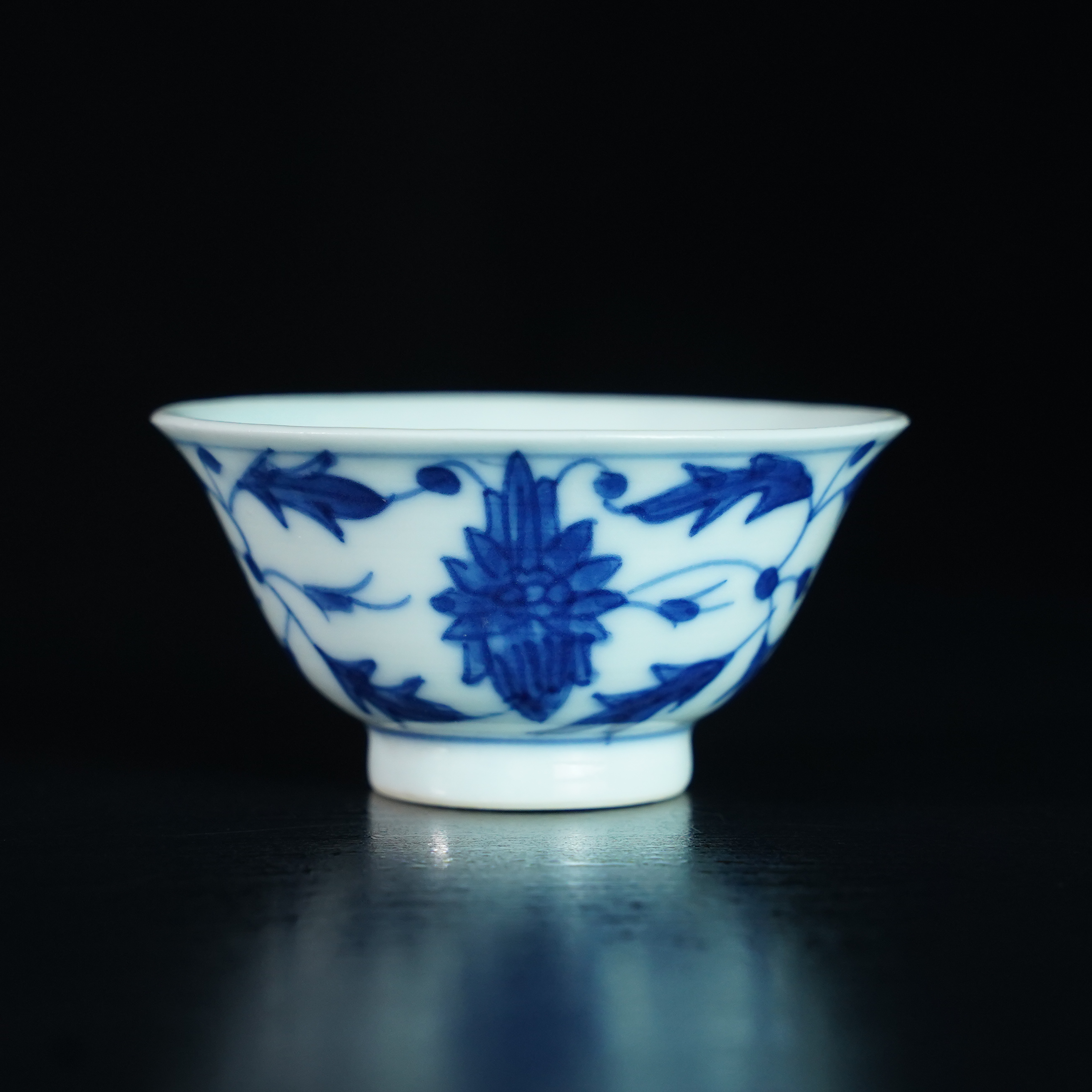 LDB250104004【十竹斋】清雍正缠枝莲纹杯