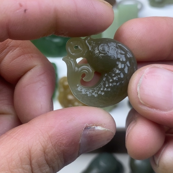 和田玉未镶嵌颈饰